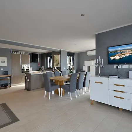 Casa Collini - Luxurioese Ferienvilla Mit Meerblick * Višnjan